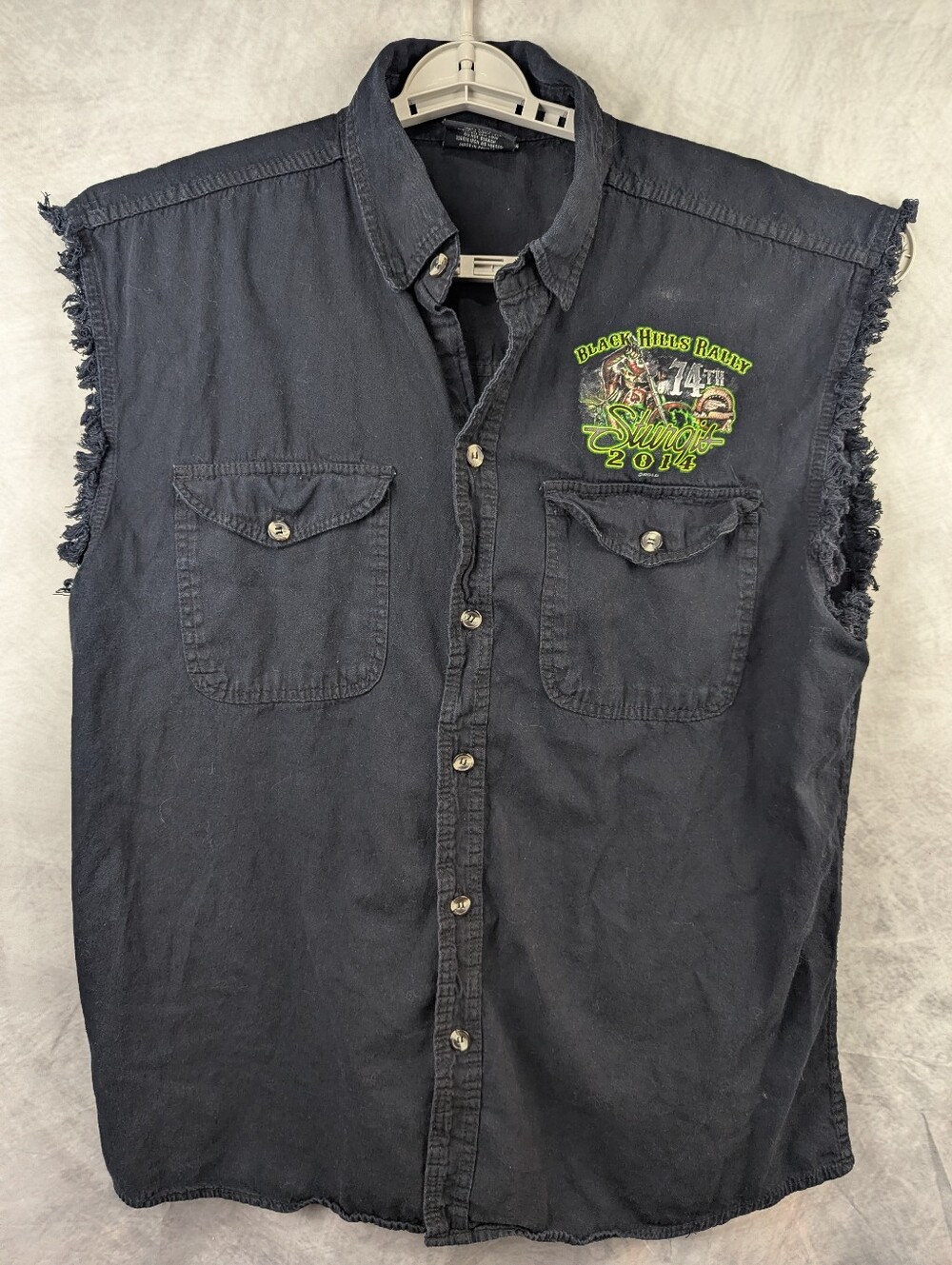 Biker's Edge Sturgis 2014 74th Anniversary Black Hills Rally Sleeveless Button-U